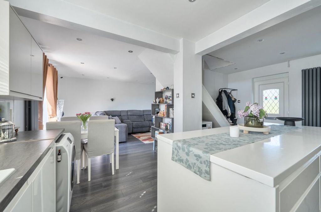 Additional image 6 of 3 bed terraced house for saleKingsway Close, Park South, Swindon SN3