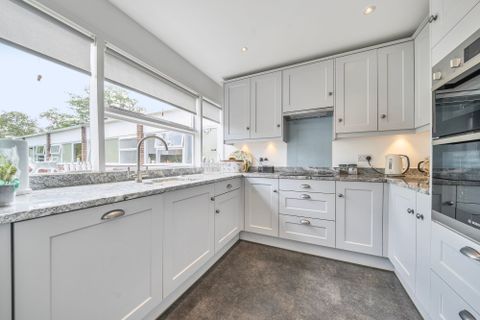 Parkleys, Richmond TW10