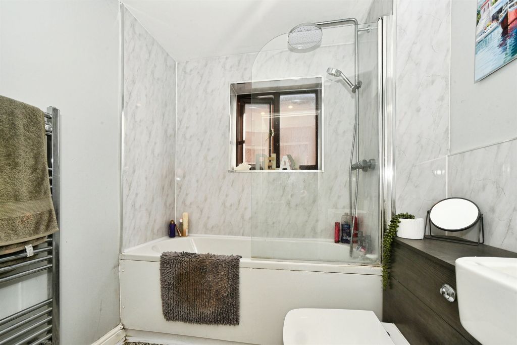 Additional image 12 of 4 bed detached house for saleBoundary Close, Swindon SN2