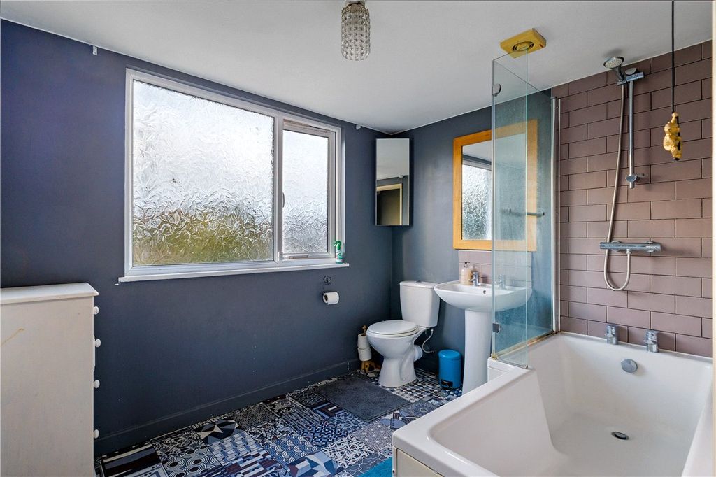 Additional image 19 of 4 bed detached house for salePipers Piece, Herd Street, Marlborough, Wiltshire SN8