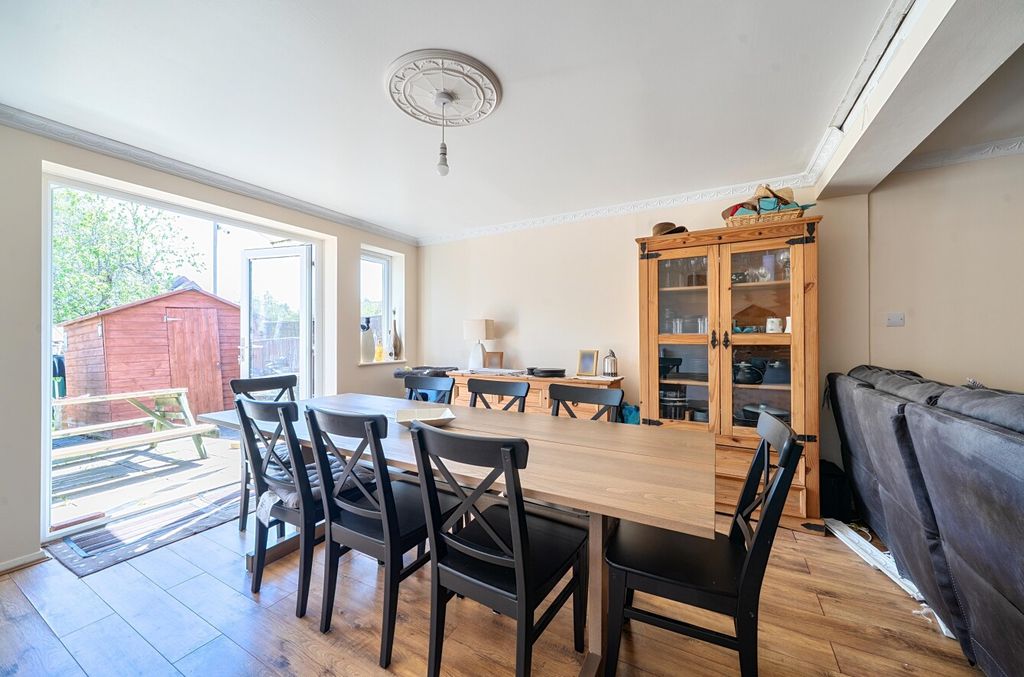 Additional image 8 of 5 bed detached house for sale9A, Highworth Road, Swindon SN3