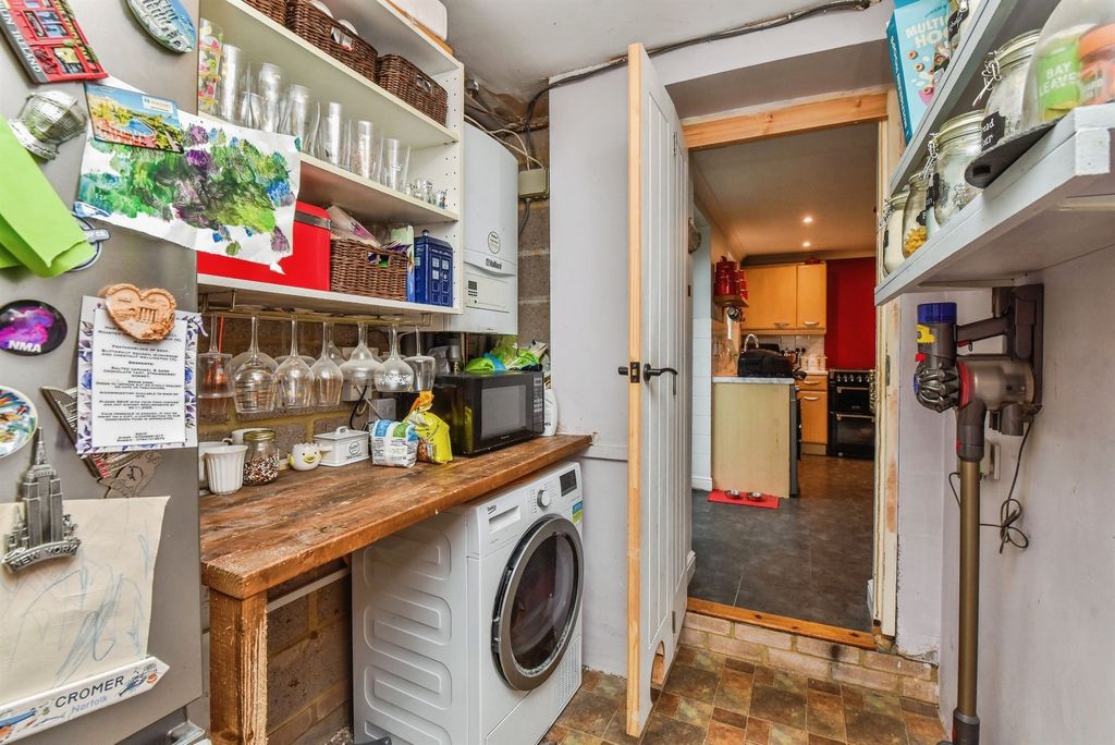 Additional image 8 of 4 bed semi-detached house for saleBowmans Court, Melksham SN12
