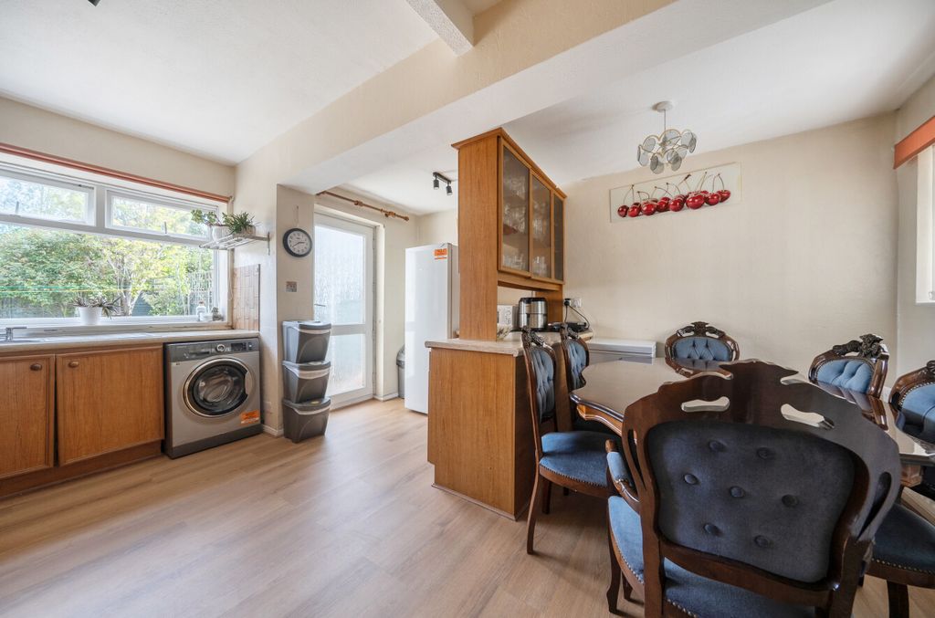 Additional image 12 of 3 bed semi-detached house for saleShrivenham Road, Swindon SN1