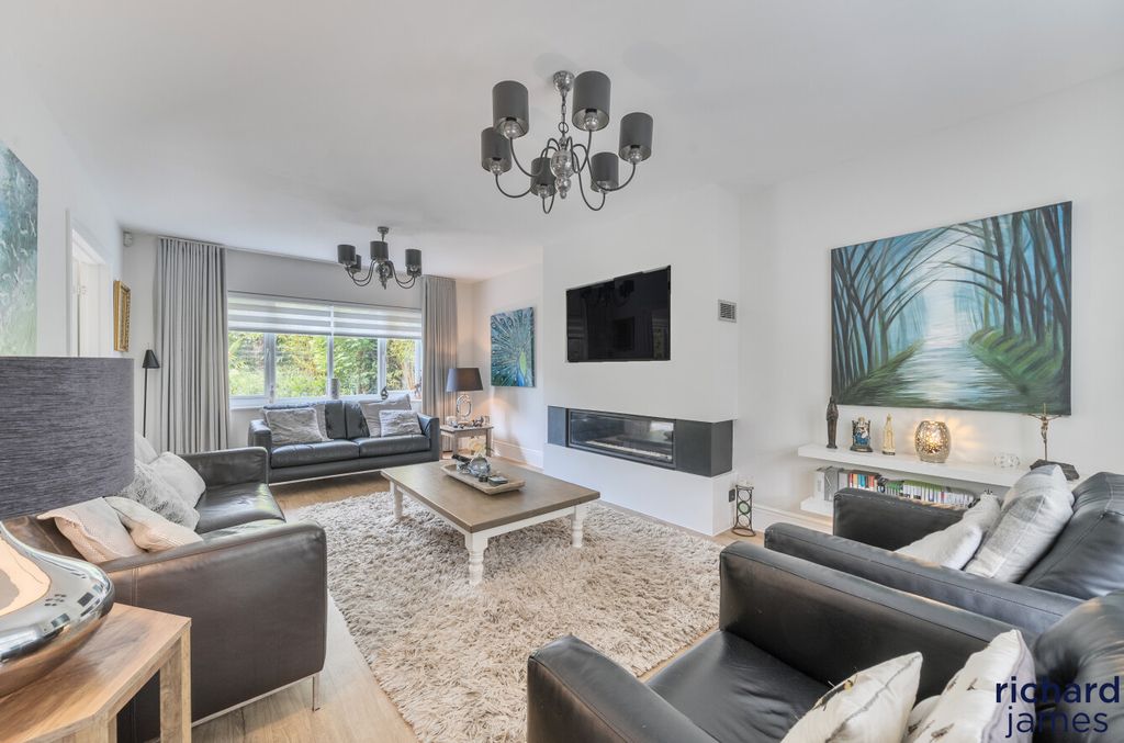 Additional image 2 of 4 bed detached house for saleBiddestone Avenue, Coate, Swindon SN3