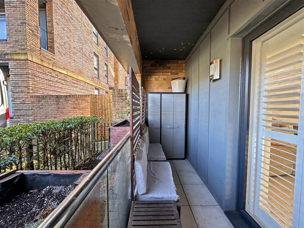 Additional image 4 of 2 bed flat for saleMulberry Way, Bath BA2