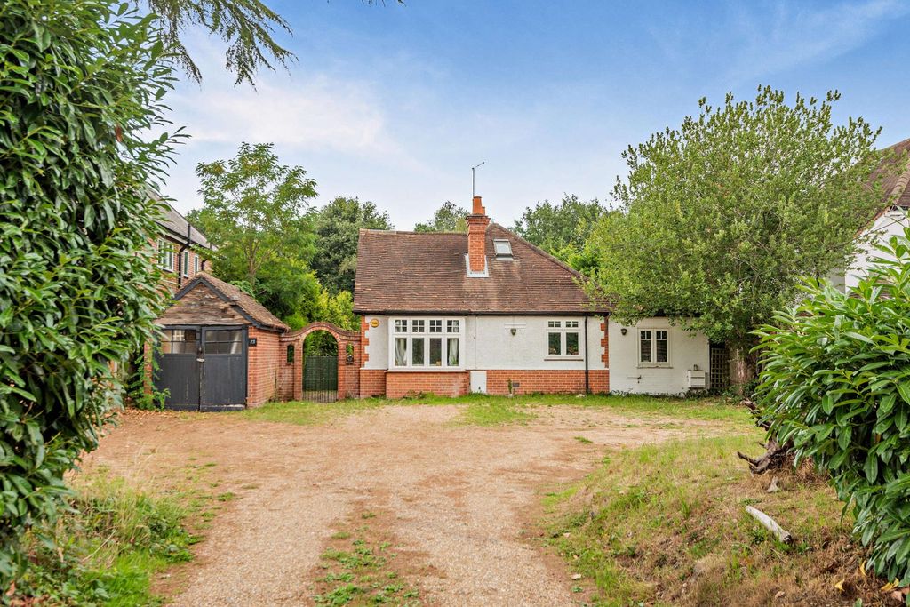 3 bed detached house for saleLocks Ride, Ascot, Berkshire SL5