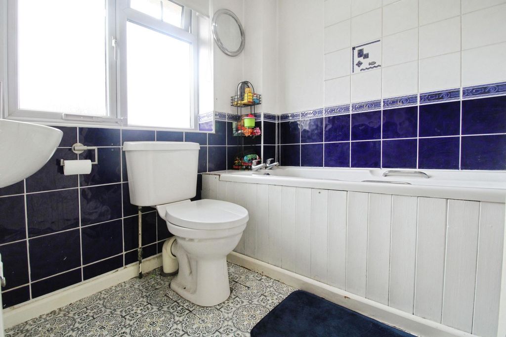 Additional image 13 of 3 bed semi-detached house for saleThe Dormers, Highworth SN6