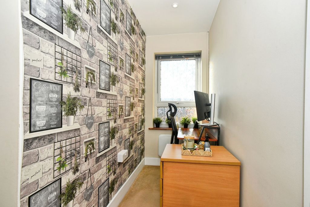 Additional image 11 of 1 bed flat for saleThomas Street, Swindon, Wiltshire SN2