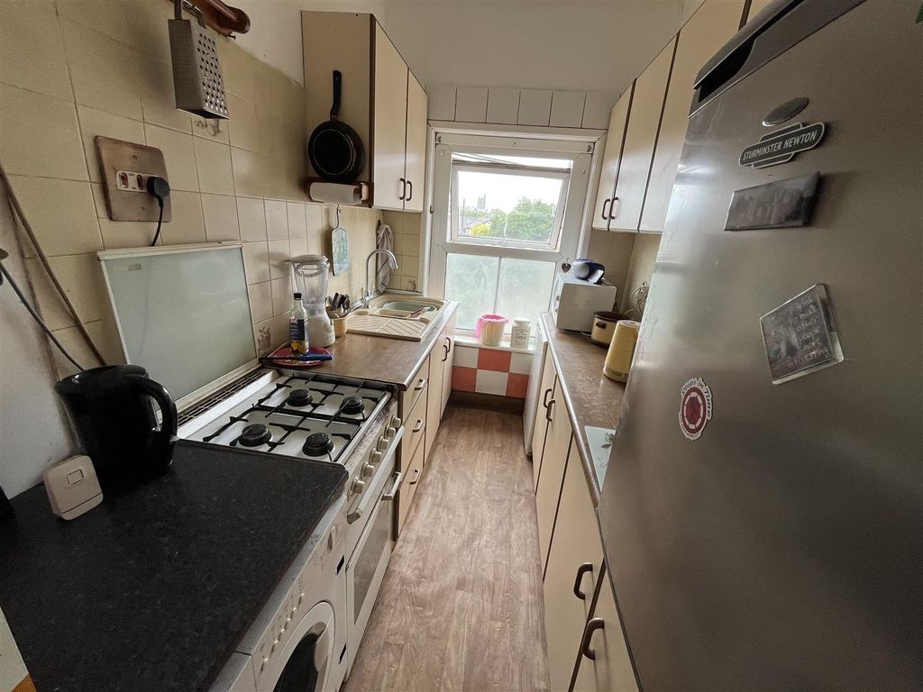 Additional image 4 of 1 bed flat for saleVictoria Street, Shaftesbury SP7