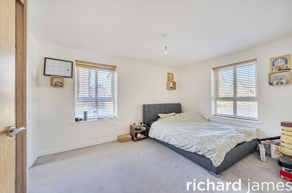 Additional image 4 of 2 bed flat for saleChaddington Strand, Swindon SN1