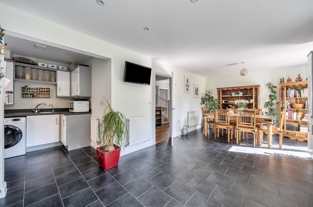 Additional image 4 of 4 bed detached house for saleTornado Chase, Bracknell, Berkshire RG12