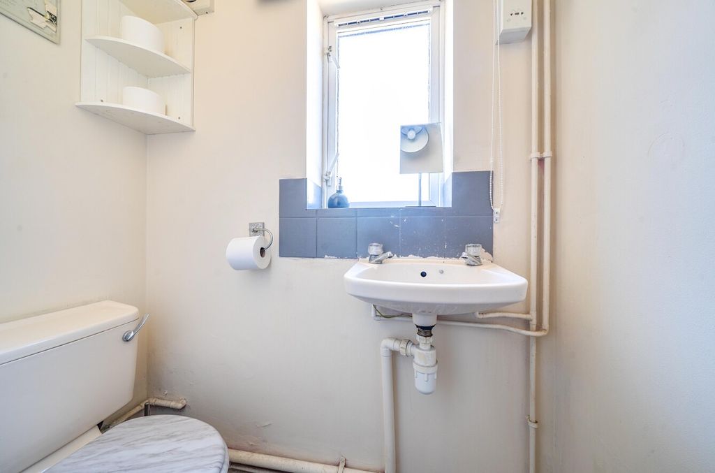 Additional image 10 of 5 bed detached house for sale9A, Highworth Road, Swindon SN3
