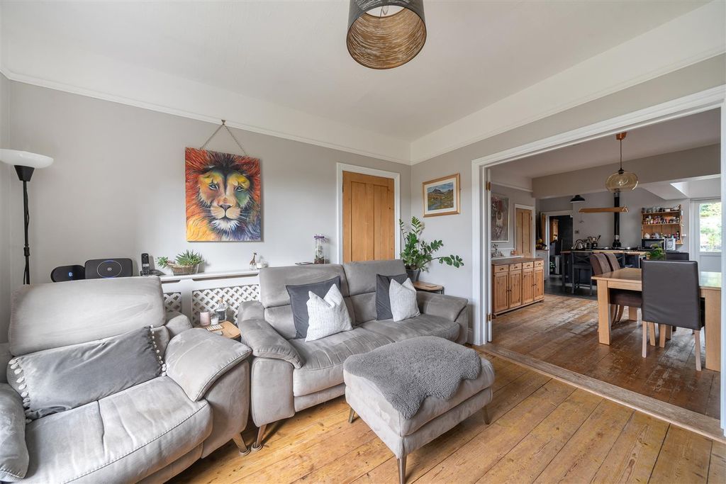 Additional image 7 of 3 bed terraced house for saleCambridge Road, Crowthorne, Berkshire RG45