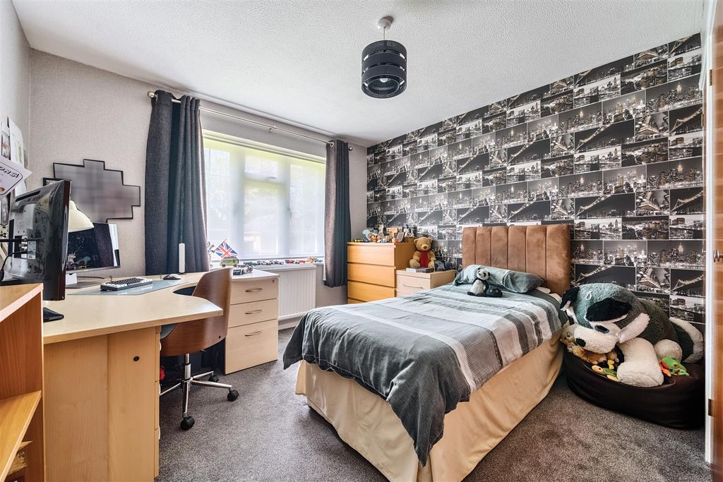 Additional image 12 of 3 bed detached bungalow for saleWiltshire Avenue, Crowthorne, Berkshire RG45