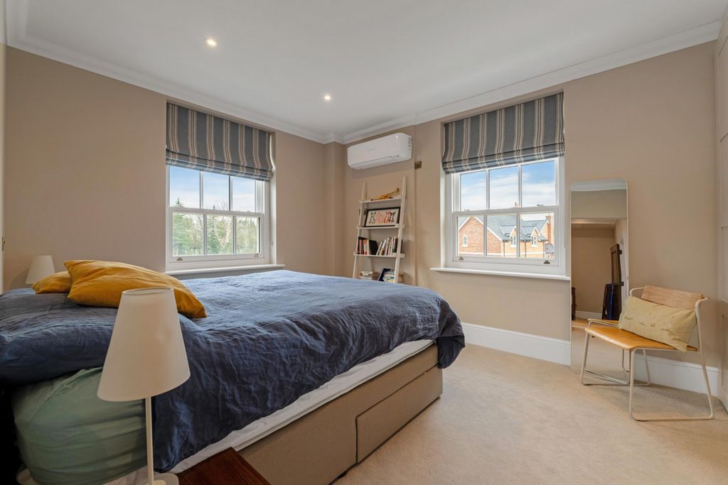 Additional image 10 of 2 bed flat for saleWinkfield Park Winkfield Row Bracknell, Berkshire RG42