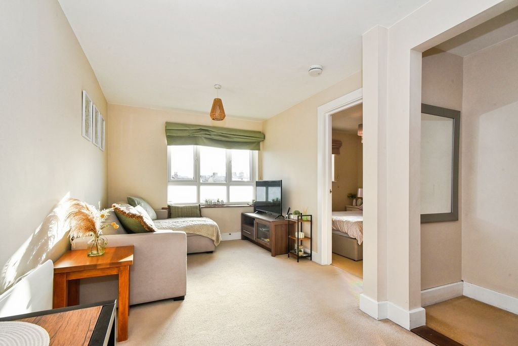 Additional image 17 of 1 bed flat for saleThomas Street, Swindon, Wiltshire SN2