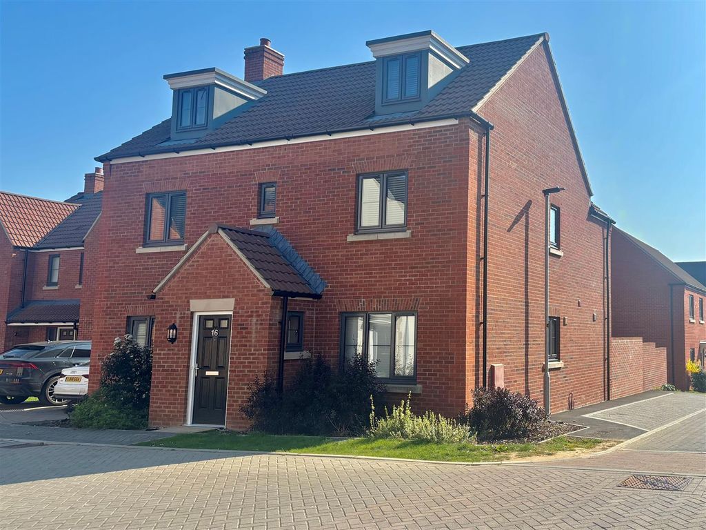 5 bed detached house for saleStrawberry Fields, Easterton, Devizes SN10