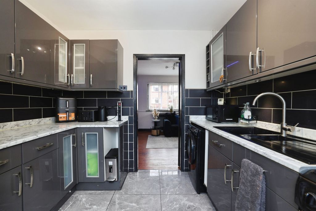 Additional image 6 of 4 bed semi-detached house for saleHudson Road, Salisbury SP1
