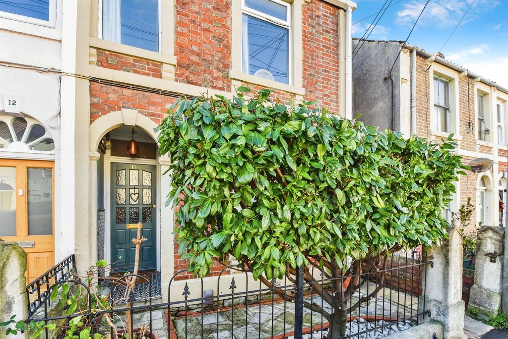 3 bed semi-detached house for saleWest Street, Trowbridge BA14