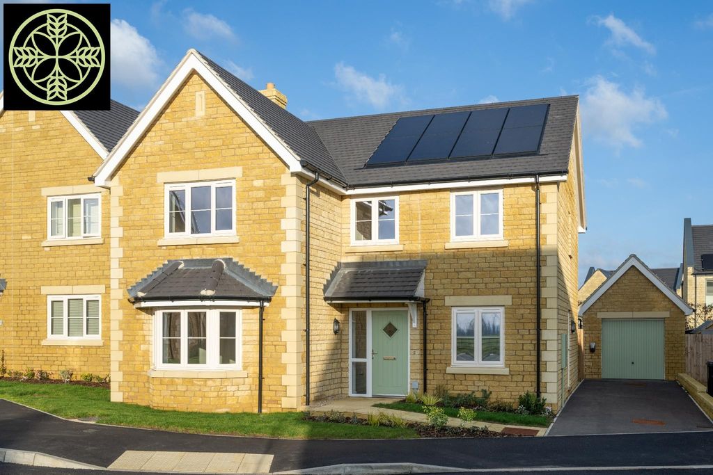 4 bed detached house for saleBarley Close, Great Somerford, Chippenham SN15