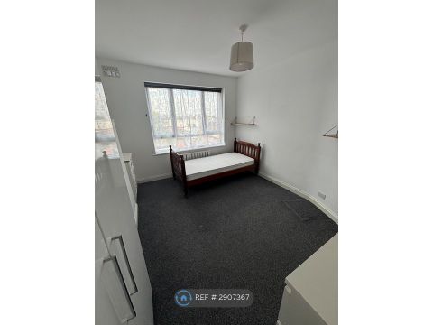 Chingford Mount Road, London E4, Room to rent