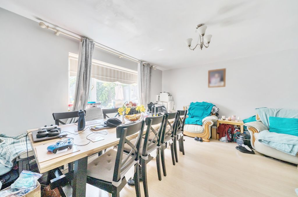Additional image 15 of 4 bed semi-detached house for salePark Road, Bracknell, Berkshire RG12