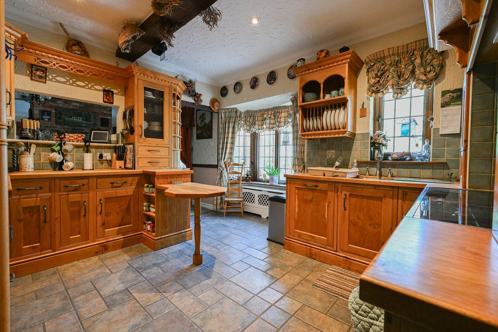 Additional image 5 of 4 bed detached house for saleHale Road, Woodgreen, Fordingbridge SP6