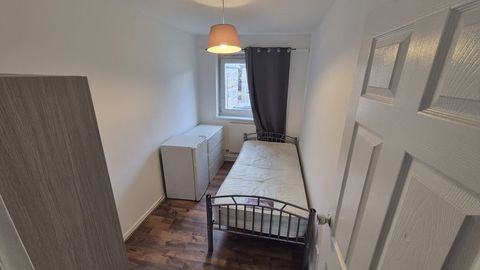 Patrick Connolly Gardens, London E3, Room to rent