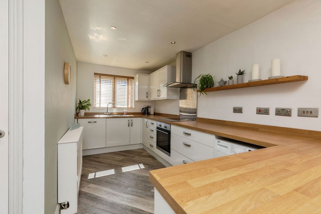 Additional image 3 of 3 bed semi-detached house for saleRoyal Field Close, Chippenham SN14