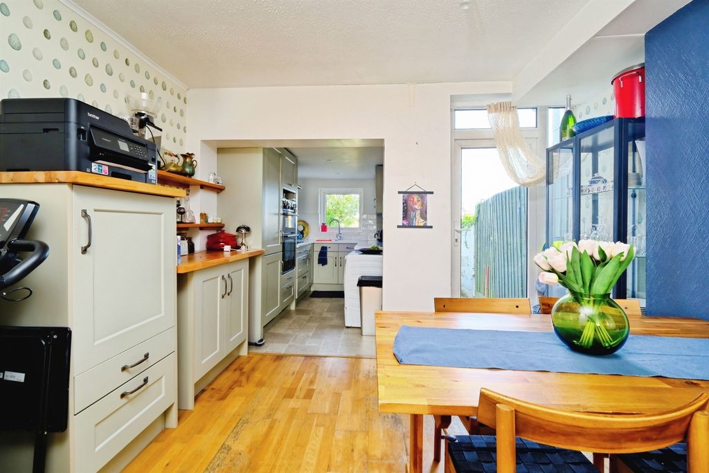 Additional image 8 of 3 bed semi-detached house for saleFowlers Road, Salisbury SP1