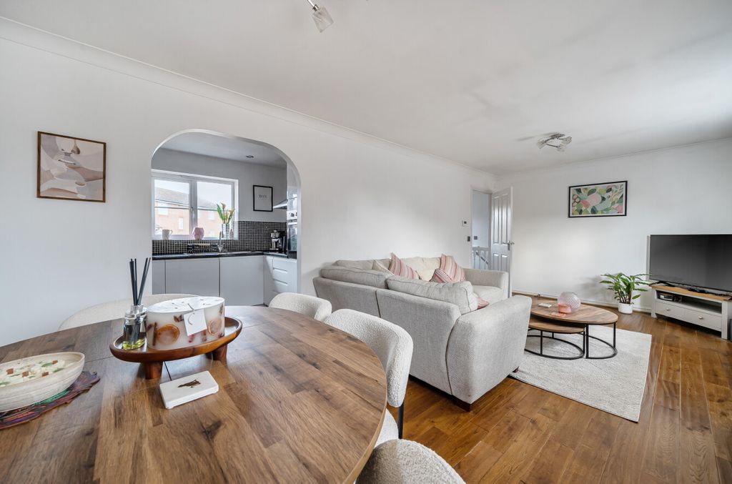 Additional image 4 of 2 bed flat for saleFigsbury Close, Swindon, Wiltshire SN25