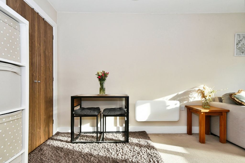 Additional image 12 of 1 bed flat for saleThomas Street, Swindon, Wiltshire SN2