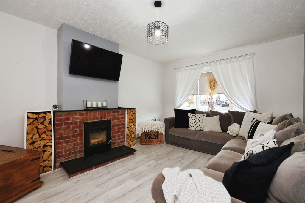 4 bed detached house for saleWesterham Walk, Calne SN11