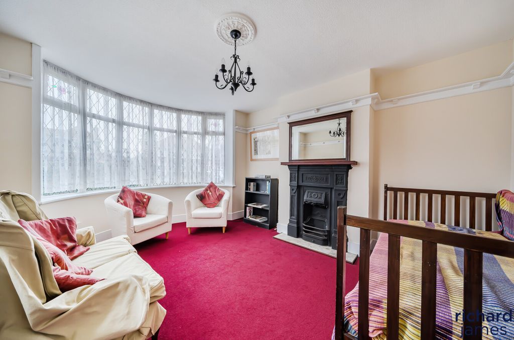 Additional image 4 of 3 bed detached house for saleMarlborough Road, Swindon SN3