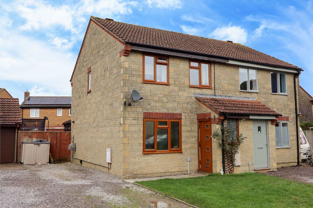 3 bed semi-detached house for saleCowslip Grove, Calne SN11