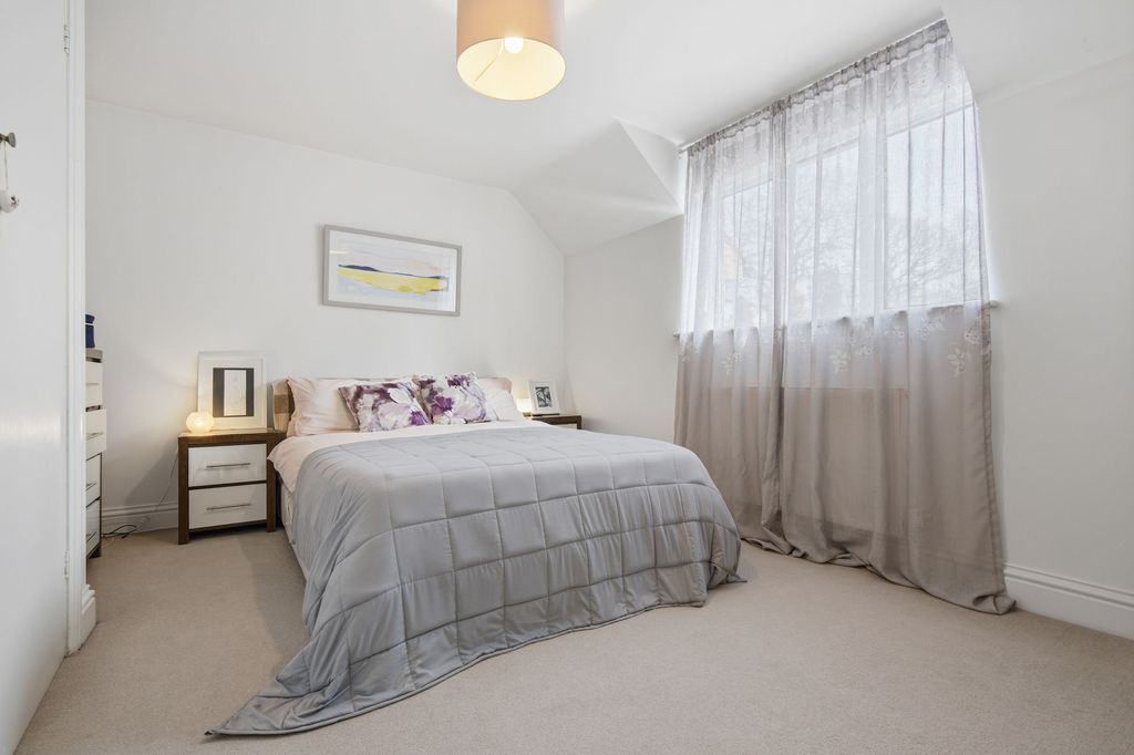 Additional image 6 of 3 bed semi-detached house for saleKennel Wood, Ascot SL5