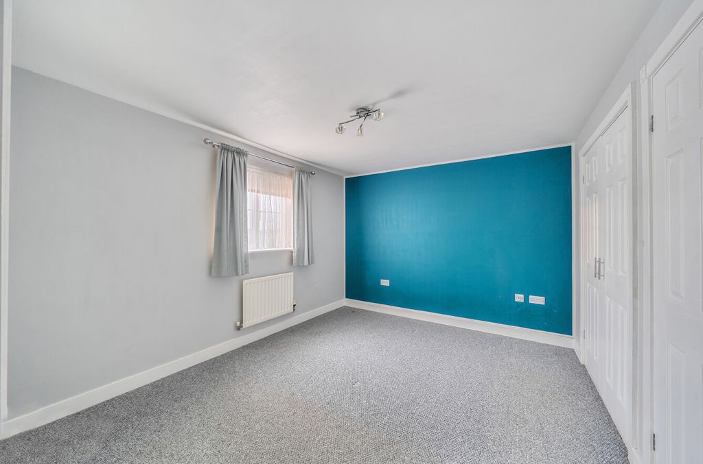 Additional image 16 of 5 bed terraced house for saleZakopane Road, Swindon, Wiltshire SN25