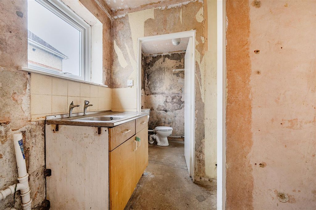 Additional image 8 of 3 bed semi-detached house for saleDevizes Road, Wroughton SN4