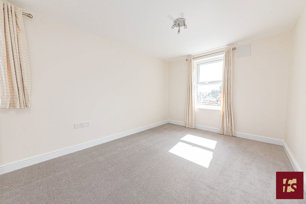 Additional image 11 of 2 bed flat for saleHeath Hill Road South, Crowthorne, Berkshire RG45