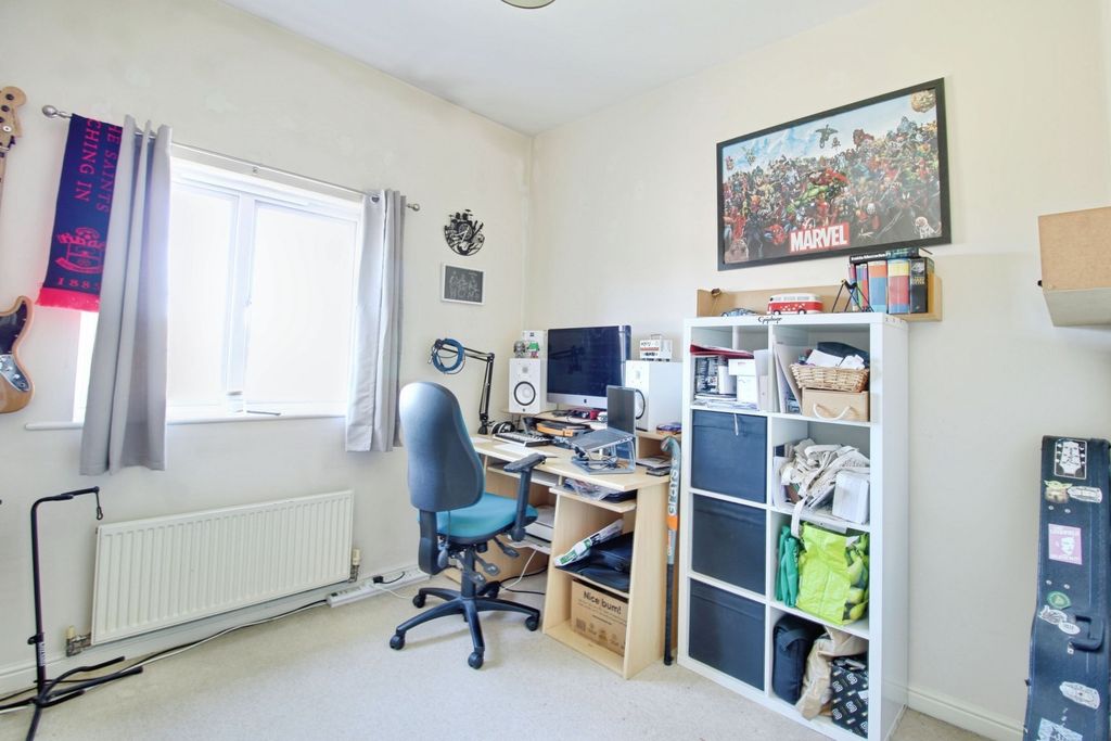 Additional image 8 of 2 bed flat for saleMaybold Crescent, Swindon SN25