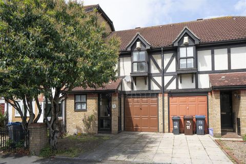 Mortlake Drive, Mitcham CR4