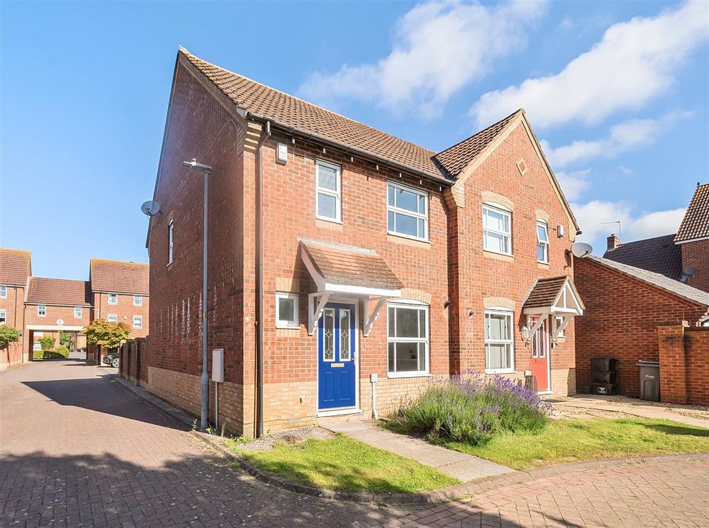 3 bed semi-detached house for saleFerguson Road, Devizes SN10