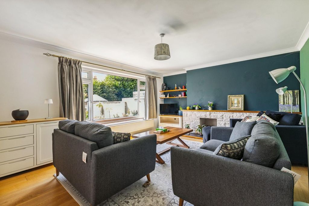 Additional image 6 of 3 bed property for saleVictoria Road, Salisbury SP1