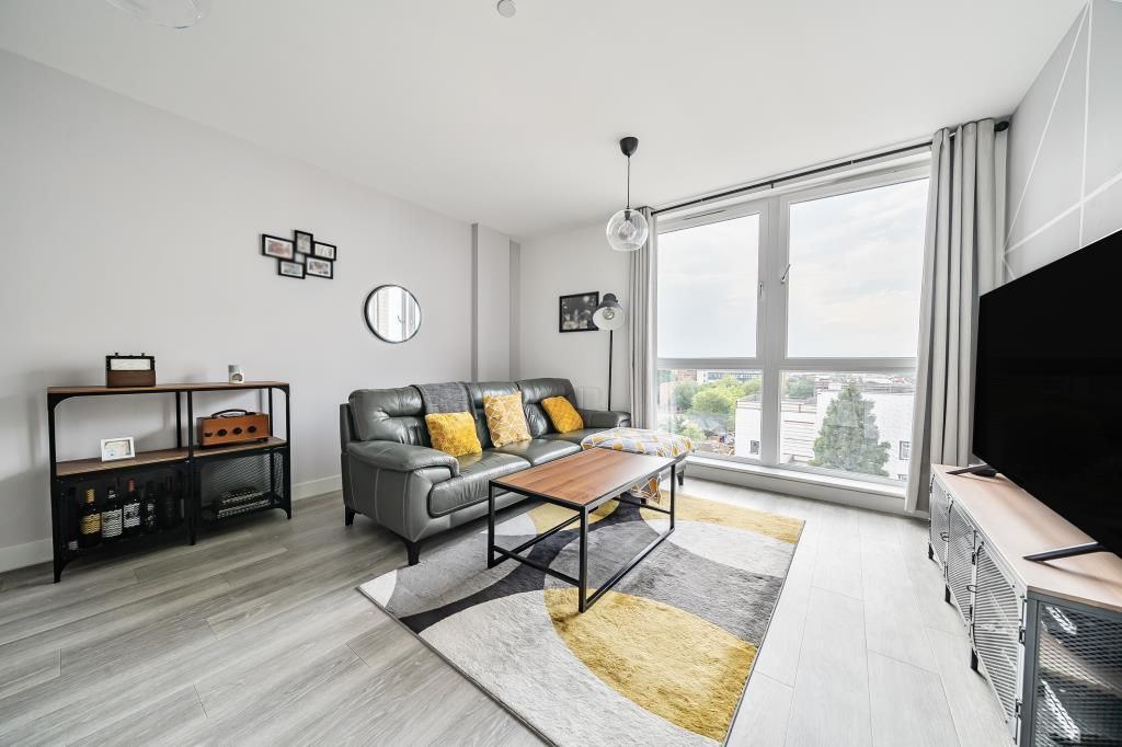 1 bed flat for saleThe Ring, Bracknell RG12 photo 3