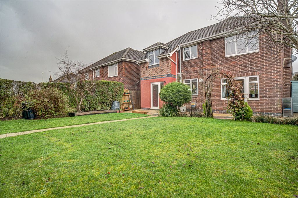 5 bed detached house for saleWindsor Road, Lawns, Swindon, Wiltshire SN3