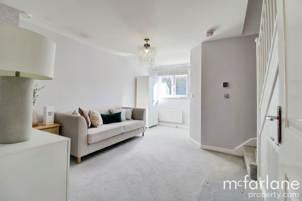 Additional image 2 of 3 bed semi-detached house for saleMattocks Path, Swindon SN1