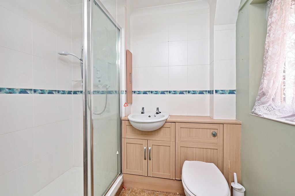 Additional image 7 of 2 bed flat for saleBroom Way, Blackwater, Camberley GU17