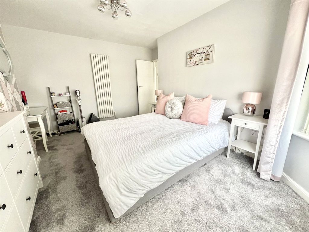 Additional image 12 of 3 bed semi-detached house for saleGrange Drive, Stratton, Swindon SN3