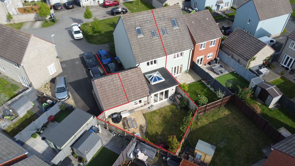4 bed semi-detached house for saleHill View, Purton SN5