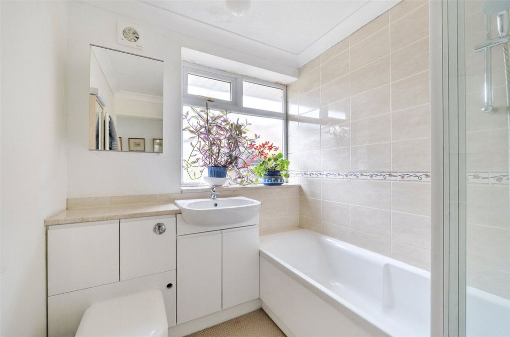 Additional image 8 of 3 bed bungalow for saleVicarage Close, Marlborough, Wiltshire SN8